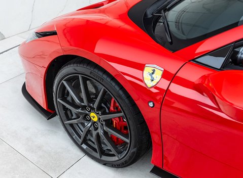 Ferrari F8 Tributo Spider 33