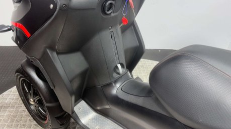 Gilera Fuoco RIDEABLE ON A CAR LICENCE! 32