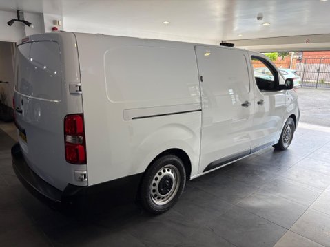 Vauxhall Vivaro 3100 75kWh Dynamic Auto L2 H1 6dr (7.4kW Charger) 7