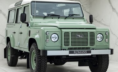 Land Rover Defender 110 Heritage 6