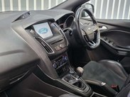 Ford Focus 2.3T EcoBoost RS Hatchback 5dr Petrol Manual AWD Euro 6 (s/s) (350 ps) 8
