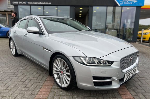 Jaguar XE 2.0 D PORTFOLIO AUTO 5