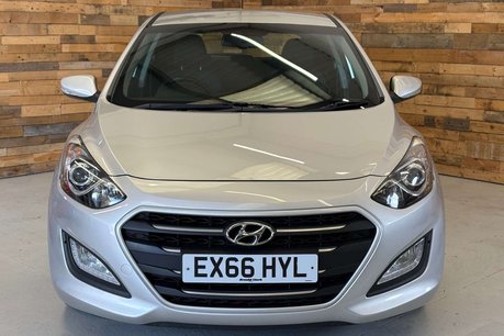 Hyundai i30 1.4 Blue Drive SE Nav Hatchback 5dr Petrol Manual Euro 6 (s/s) (100 ps) 2
