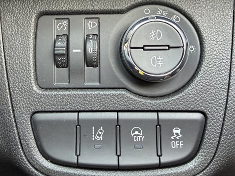 Vauxhall Viva 1.0 SE 5dr [A/C] 28