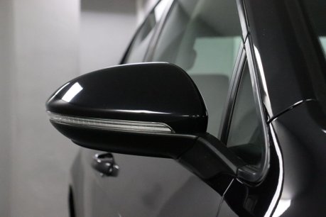 Volkswagen Golf S TSI 31