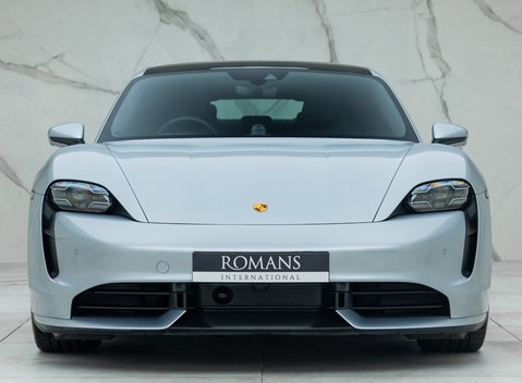 Porsche Taycan TURBO 7