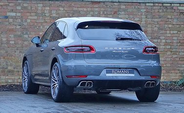Porsche Macan Turbo 3