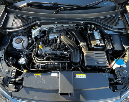 Volkswagen T-Roc 1.5 T-Roc R-Line TSI Semi-Auto 5dr 7