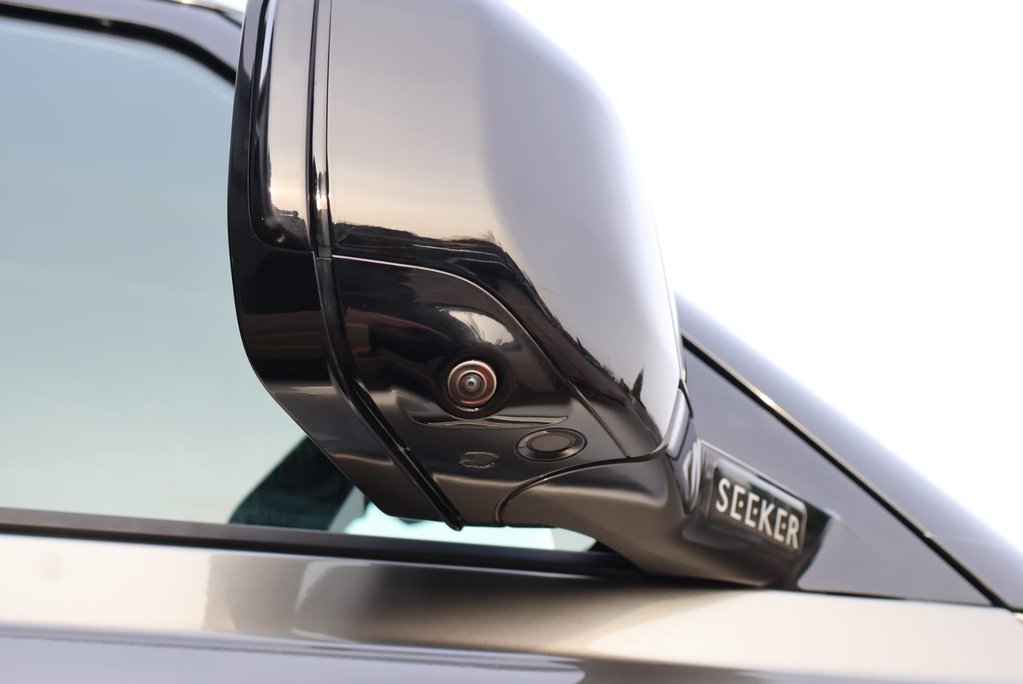 Land Rover Defender 90 X-DYNAMIC SE MHEV styled By seeker Huge spec Price match offer  16