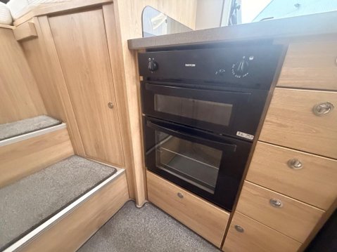 Elddis Autoquest BLUE HDI 335 L3 C/C TLL 17