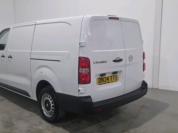 Vauxhall Vivaro VIVARO XL DIESEL 2.0 Turbo D 145 Prime H1 Van 10