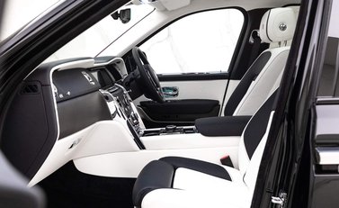 Rolls-Royce Cullinan V12 12