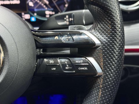 Mercedes-Benz E Class 2.0 E300de 13.5kWh AMG Line Saloon 4dr Diesel Plug-in Hybrid G-Tronic+ Euro 25