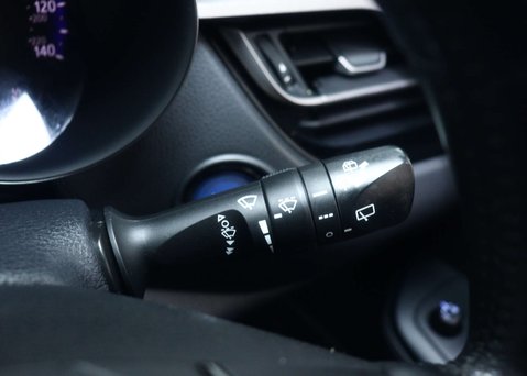 Toyota C-HR 1.8 C-HR Icon HEV CVT 5dr 31