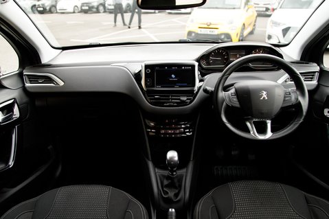 Peugeot 208 S/S TECH EDITION 3