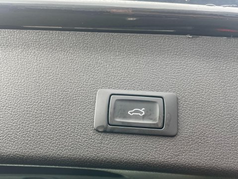 Audi A4 2.0 TDI S line Euro 5 (s/s) 5dr 19