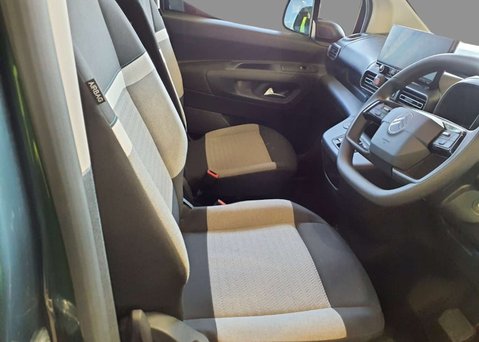 Citroen Berlingo 52kWh PLUS XL MPV 5dr Electric Auto (7.4kW Charger) (136 ps) 11