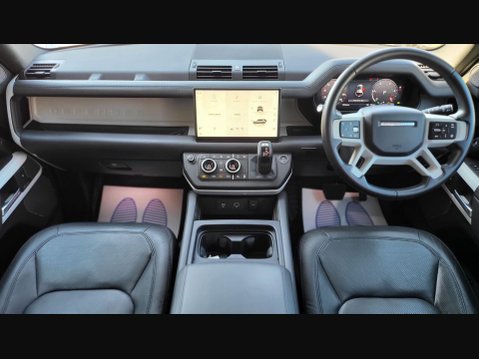 Land Rover Defender HSE MHEV 18