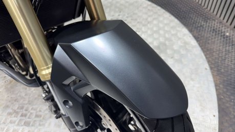 Suzuki GSR750 2013 ONLY 9K STUNNING EXAMPLE LONG MOT NAKED 750CC 37