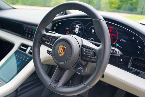 Porsche Taycan 4S CROSS TURISMO 12