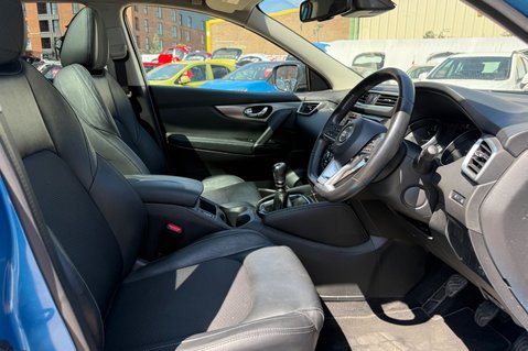 Nissan Qashqai TEKNA DIG-T.. 6 SERVICES.. GLASS ROOF.BOSE.CRUISE CONTROL  32
