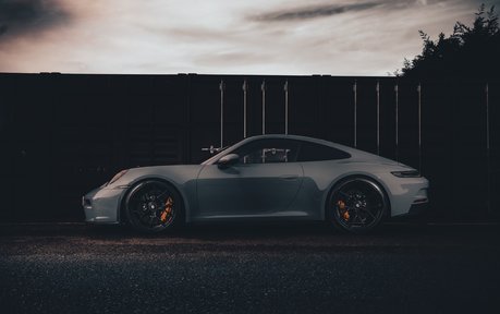 Porsche 911 GT3 Touring PDK - PCCB, Carbon Roof, Lift 46