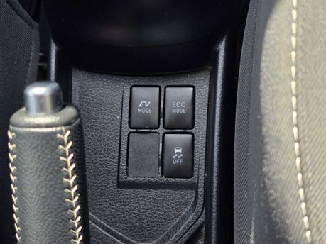 Toyota Yaris 1.5 VVT-h Icon Tech Hatchback 5dr Petrol Hybrid E-CVT Euro 6 (s/s) (100 ps) 21
