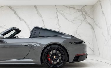 Porsche 911 Targa 4 GTS (992) 26
