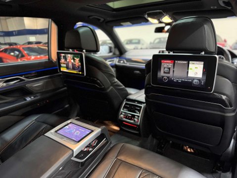 BMW 7 Series 3.0 740Ld M Sport Saloon 4dr Diesel Auto xDrive Euro 6 (s/s) (320 ps) 35