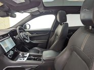 Jaguar F-Pace 2.0 F-PACE R-Dynamic HSE D MHEV AWD Auto 4WD 5dr 34