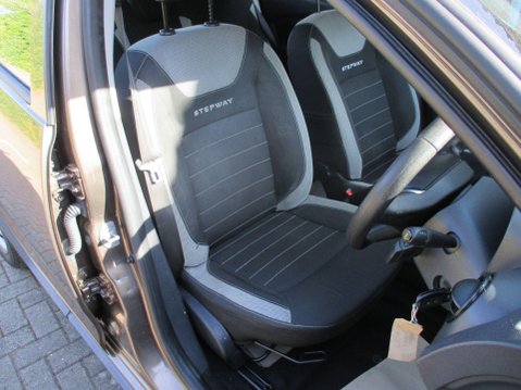 Dacia Sandero Stepway 0.9 TCe Essential Euro 6 (s/s) 5dr 21