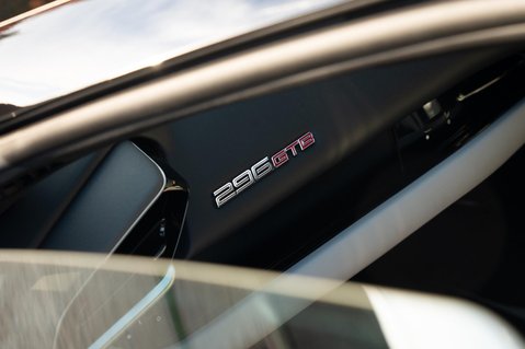Ferrari 296 GTB 3.0T V6 7.45kWh F1 DCT Euro 6 (s/s) 2dr 32