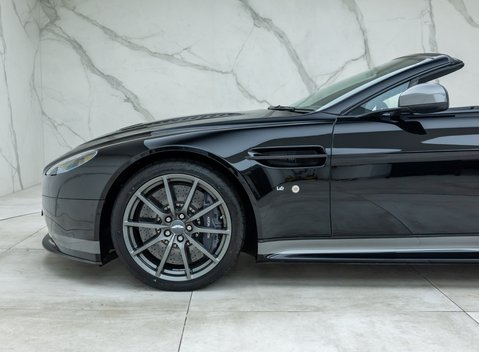 Aston Martin V12 Vantage S Roadster 48