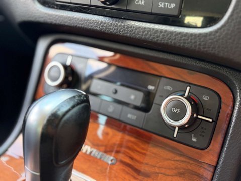 Volkswagen Touareg 3.0 Touareg V6 TSi Hybrid Auto 4WD 5dr 43