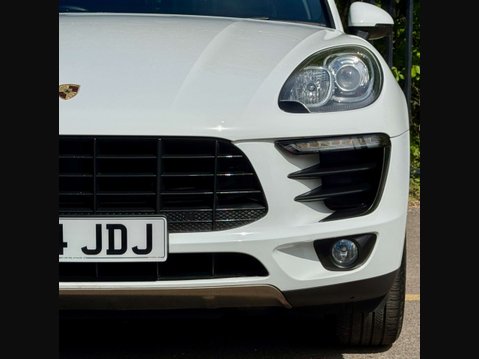 Porsche Macan 2.0T SUV 5dr Petrol PDK 4WD Euro 6 (s/s) (237 ps) 34