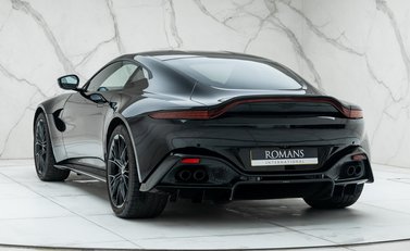 Aston Martin Vantage V8 10