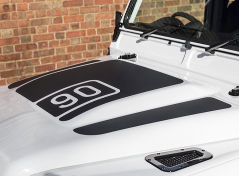 Land Rover Defender 90 Bowler Edition 24
