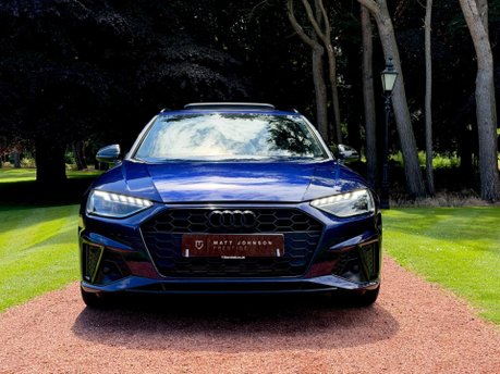 Audi A4 AVANT TFSI S LINE BLACK EDITION MHEV 32