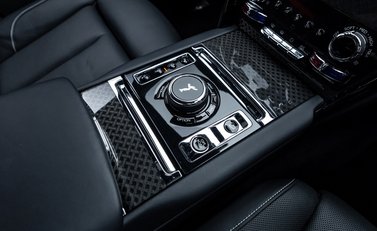 Rolls-Royce Cullinan BLACK BADGE 23