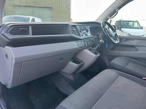 Volkswagen Transporter T30 TDI P/V HIGHLINE 18