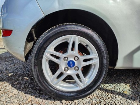 Ford Fiesta 1.0T EcoBoost Zetec Euro 5 (s/s) 3dr 24