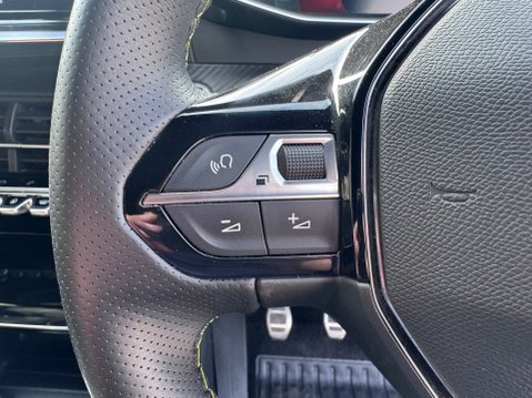 Peugeot 2008 PURETECH S/S GT LINE 15
