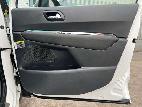 Peugeot 5008 1.6 5008 Allure Blue HDi S/S 5dr 57