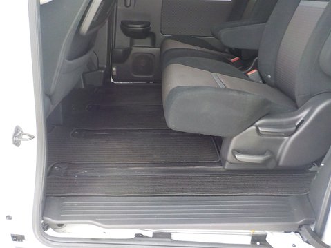 Honda Stepwagon RP3 1.5 Turbo Spada Waku Waku Doors 23