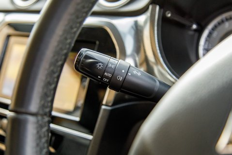 Suzuki Vitara SZ5 BOOSTERJET MHEV 12