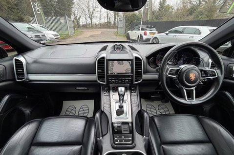 Porsche Cayenne D V6 TIPTRONIC S - REAR ENTERTAINMENT -PDLS -PAN ROOF -CAMERA -£17K EXTRAS 26
