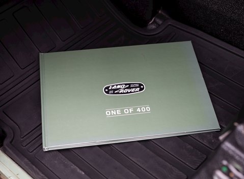 Land Rover Defender 110 Heritage Station Wagon 21