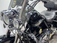 Harley-Davidson Touring 1690 FLHRC ROADKING CLASSIC 2012 TO MANY EXTRAS 21' WHEEL 23