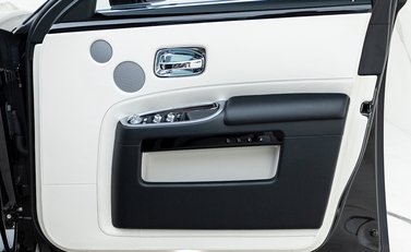 Rolls-Royce Ghost Series II 23