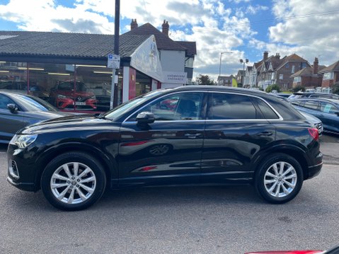 Audi Q3 TFSI SPORT 11